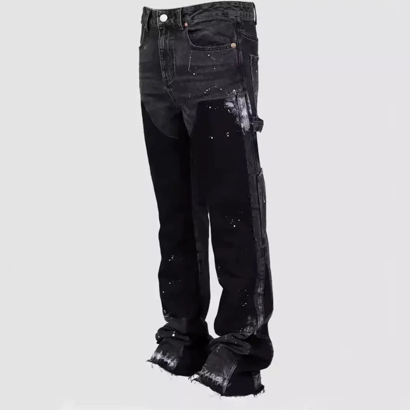 Schwarze Jeans mit Aufnähern und ausgestelltem Rock